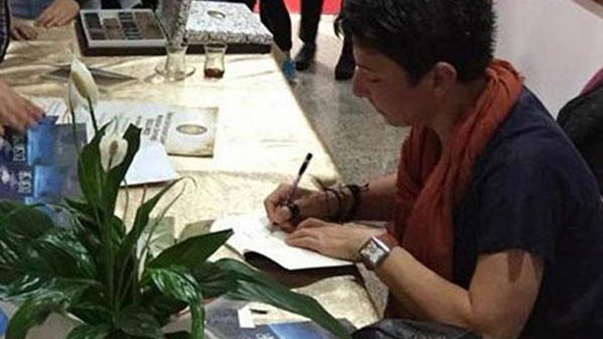 Gebze'de kadın yazar kendini asarak intihar etti