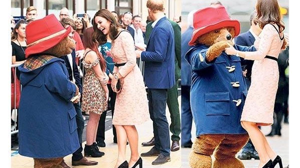 Ayı Paddington ile dans