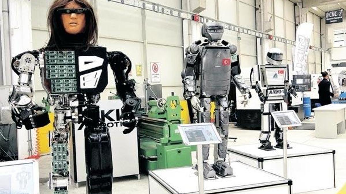 İnsansı Türk robotlar geliyor!