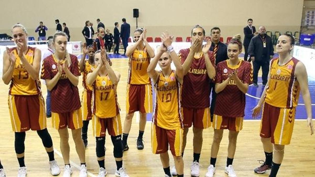 G.Saray, evinde Prag'ı devirdi
