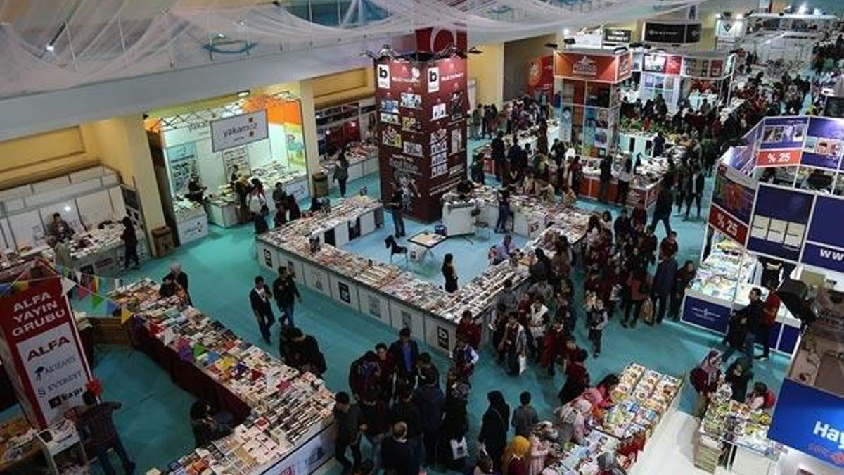 Kayseri Belediyesi'nden yazar Eliaçık'ın fuar alanına alınmadığı iddiasıyla ilgili açıklama