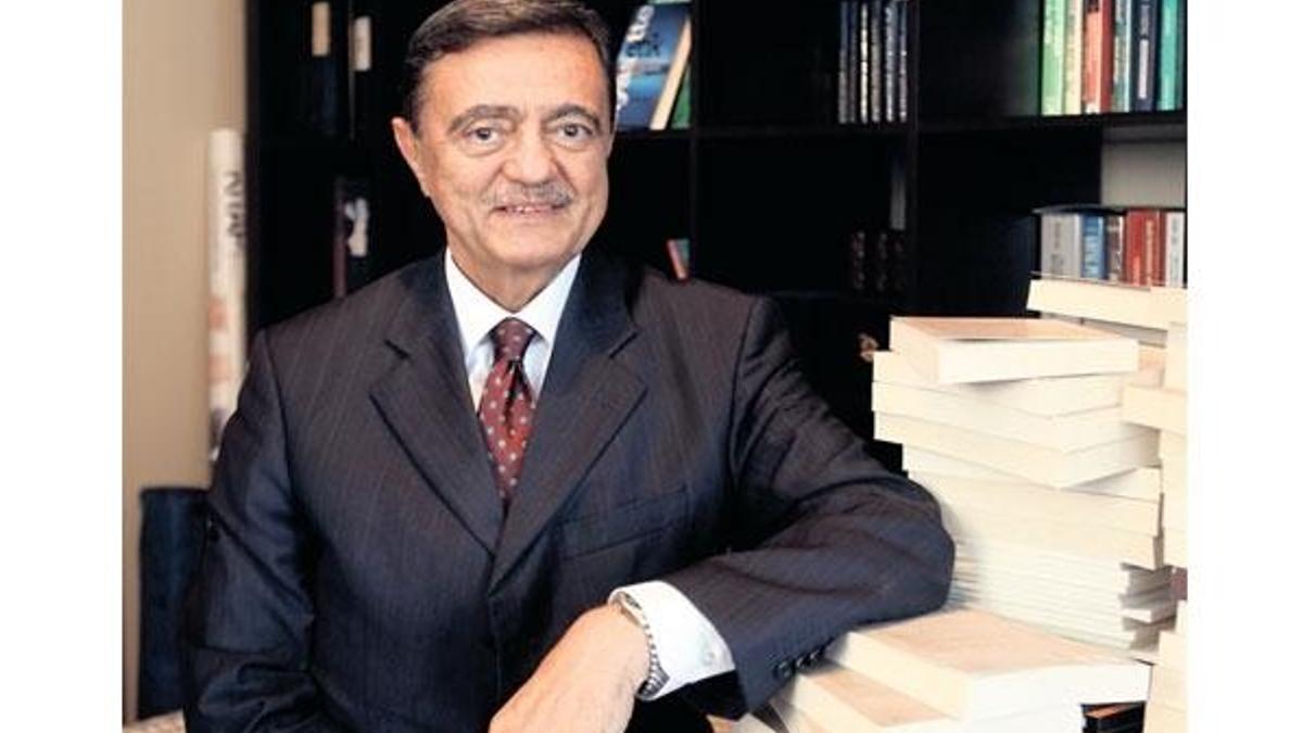 7’den 70’e herkese kitap okutuyor