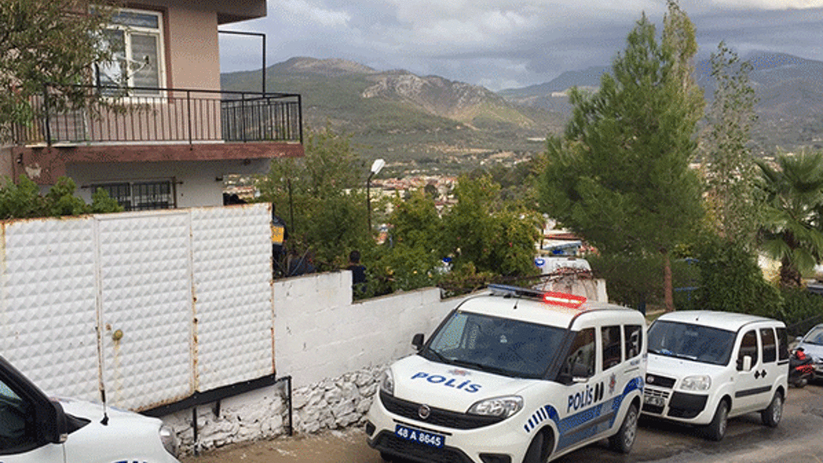 Evde iki arkadaşın cesedi bulundu