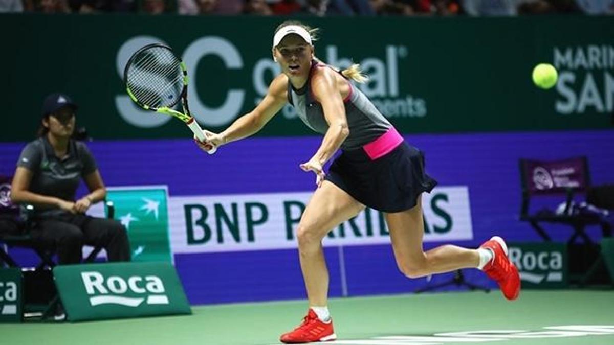 Wozniacki, Simona Halep'i devirdi