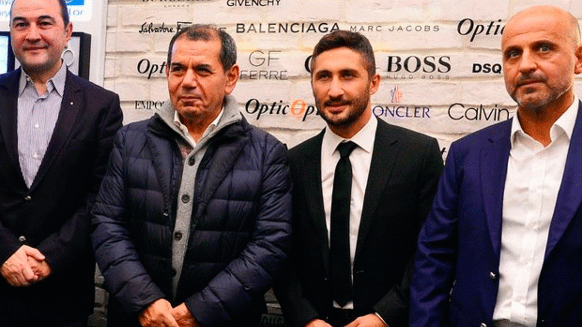 Sabri Sarıoğlu, optik dükkanı açtı