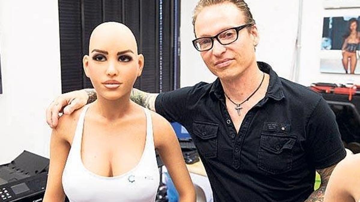 Kadınları kızdıran robotlar yılbaşında piyasaya çıkıyor