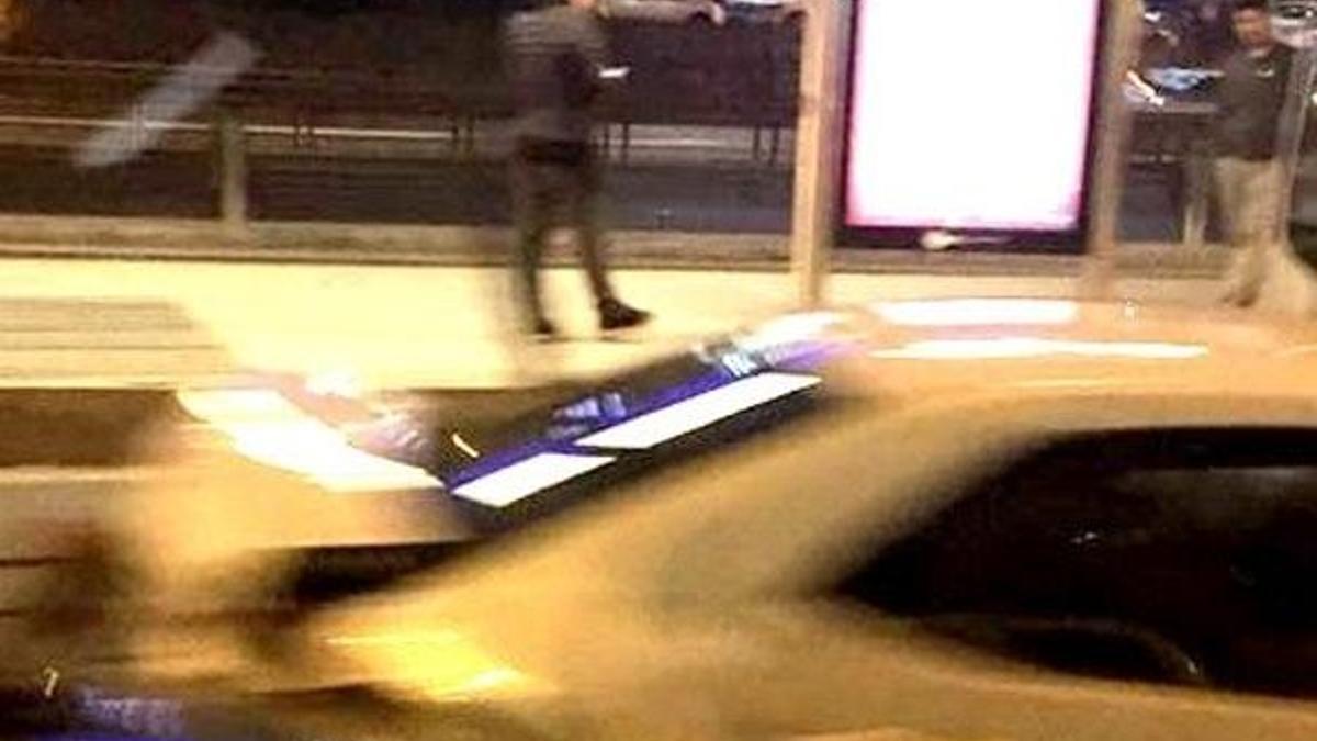 İstanbul'da feci kaza! Metrobüs demirlerine çarptılar