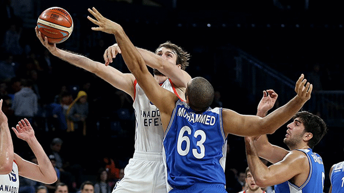 Anadolu Efes 4'te 3 yaptı