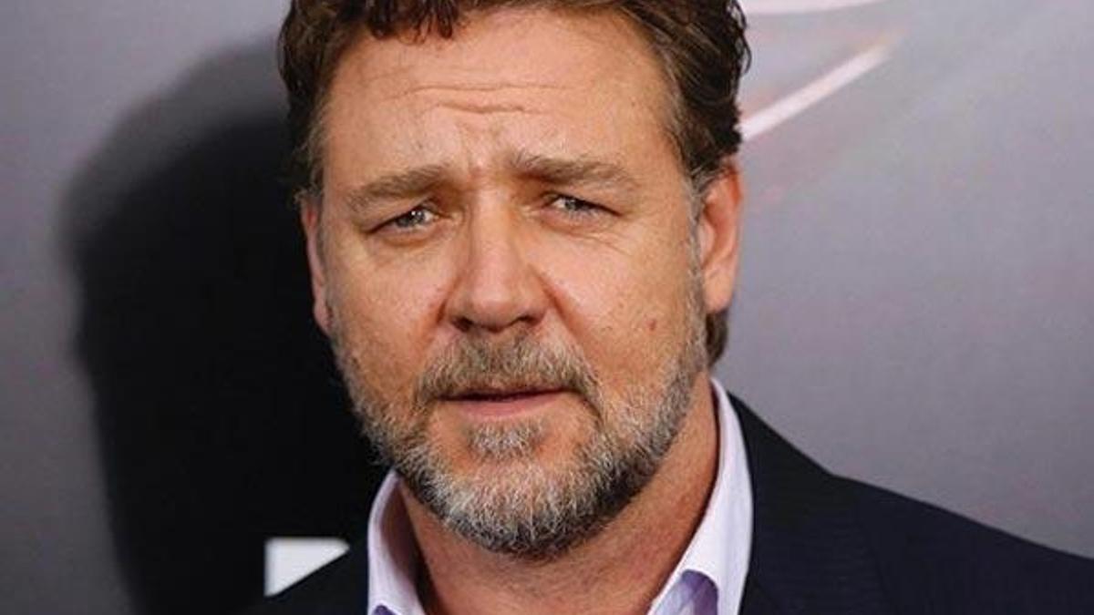 Russell Crowe, TV8'in tweetini retweetledi! Tüm dünyaya duyurdu