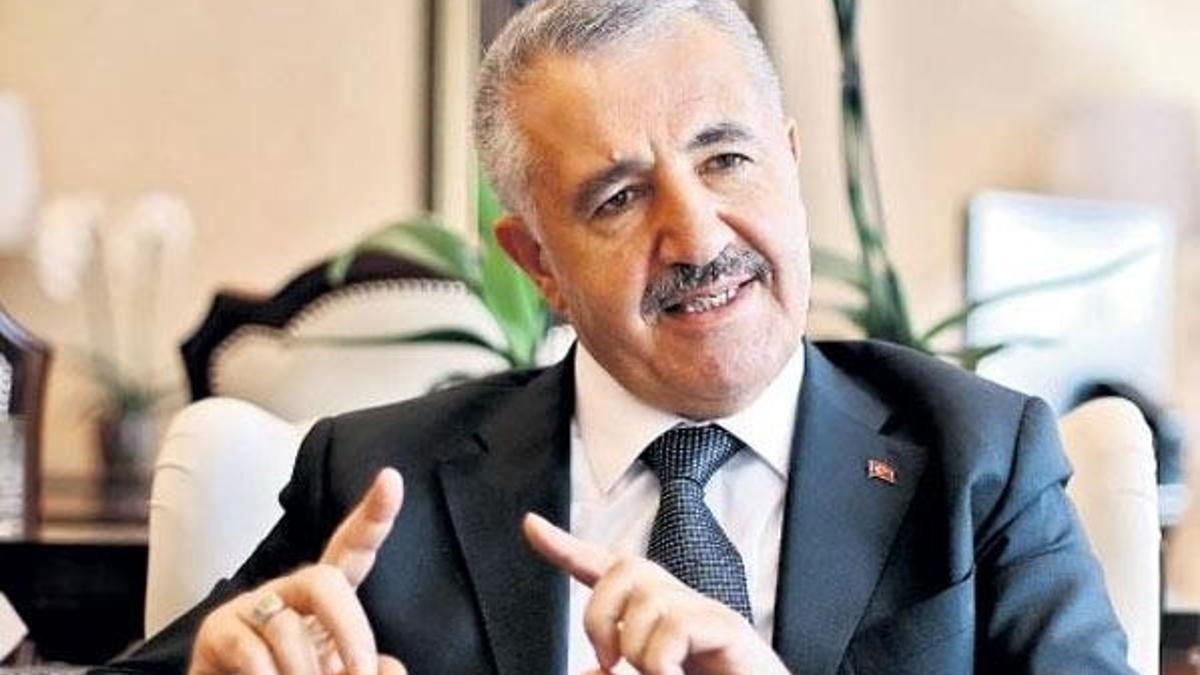 Bakan Arslan, banliyö tren hatları için tarih verdi