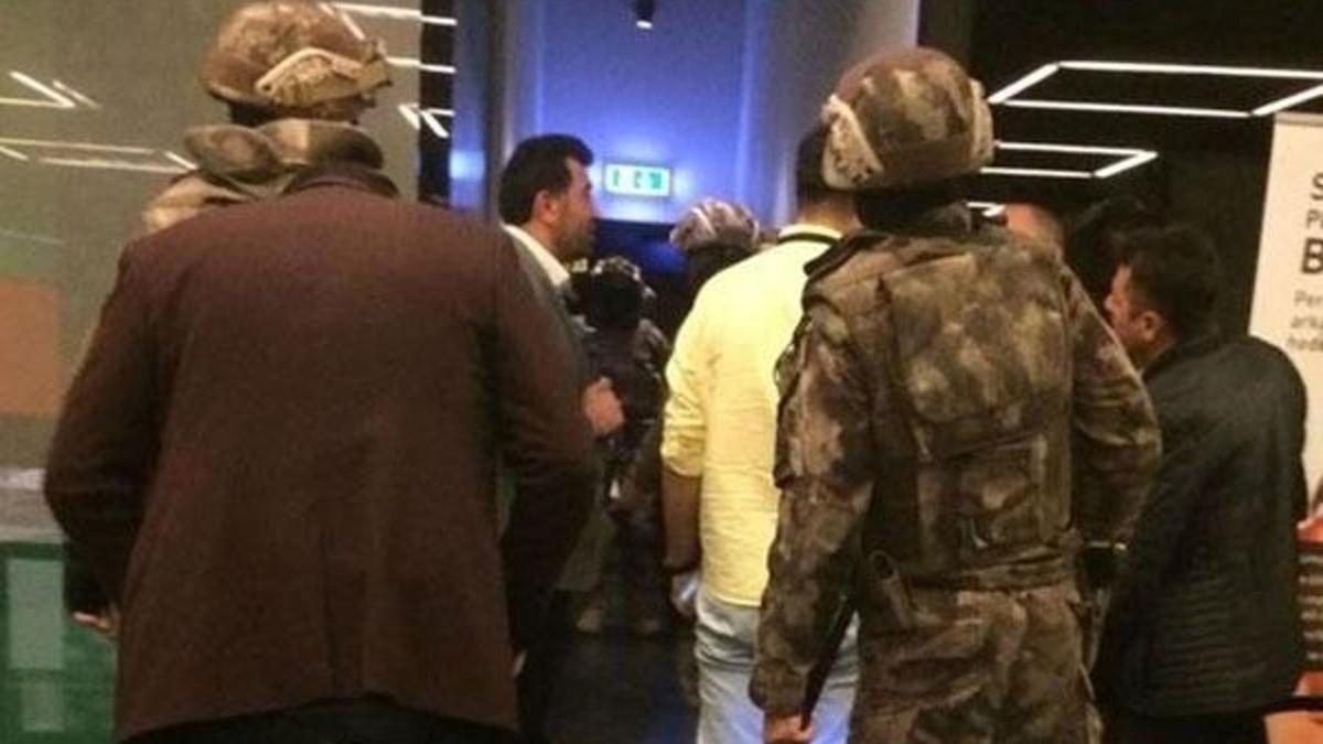 Bahçelievler'de AVM'de terör operasyonu! 8 kişi gözaltına alındı
