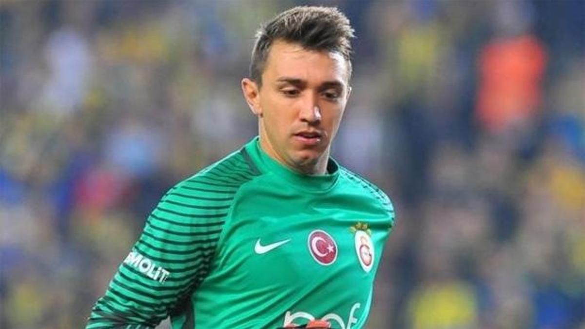 Muslera kadroya alınmadı