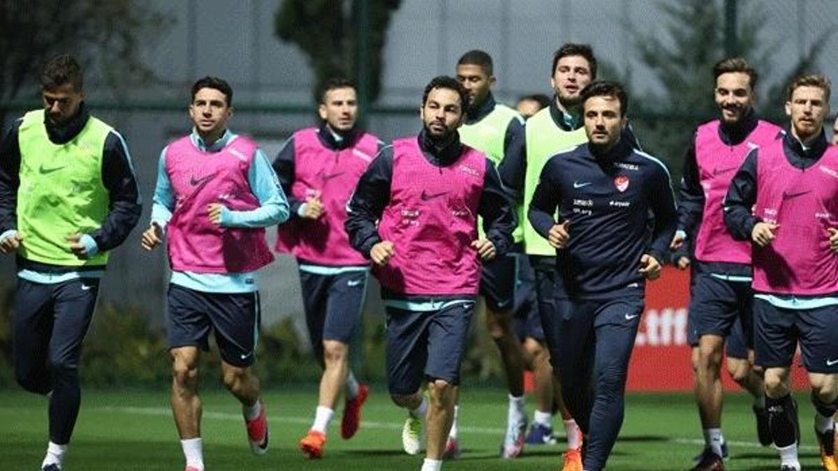 Futbolda milli mesai başladı