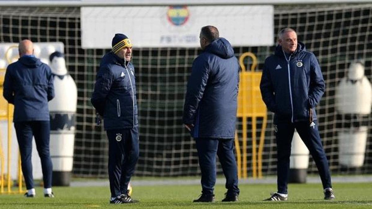 Fenerbahçe, Aykut Kocaman yönetiminde çalıştı