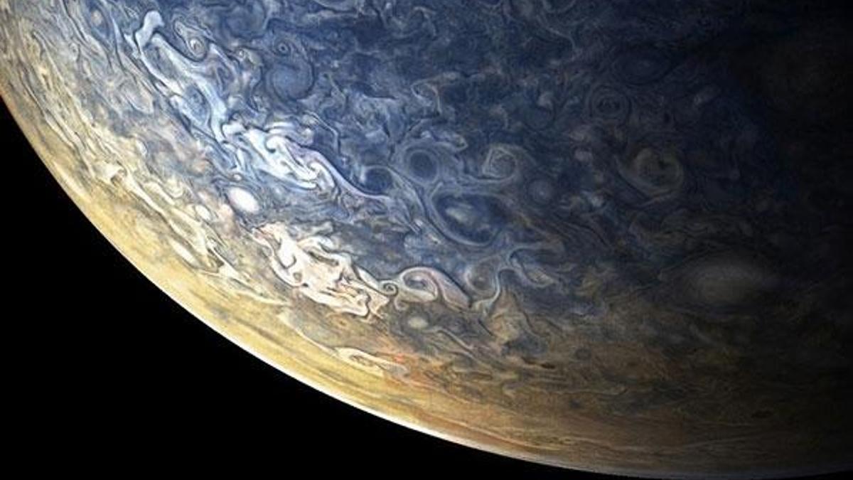 NASA, Jüpiter'in yeni fotoğraflarını paylaştı