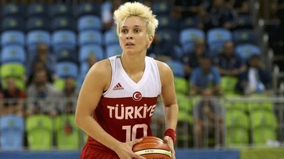 Işıl Alben, milli takım aday kadrosundan çıkarıldı
