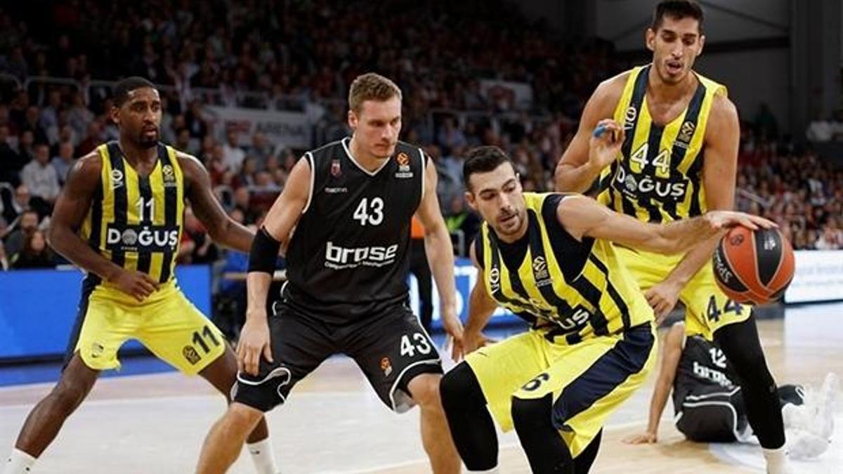 Fenerbahçe Bamberg'i rahat geçti