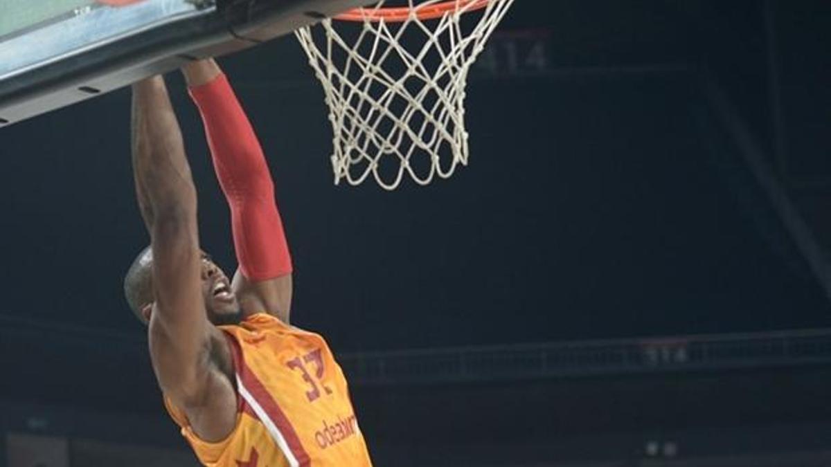 Aslan'ı Hopson sırtladı