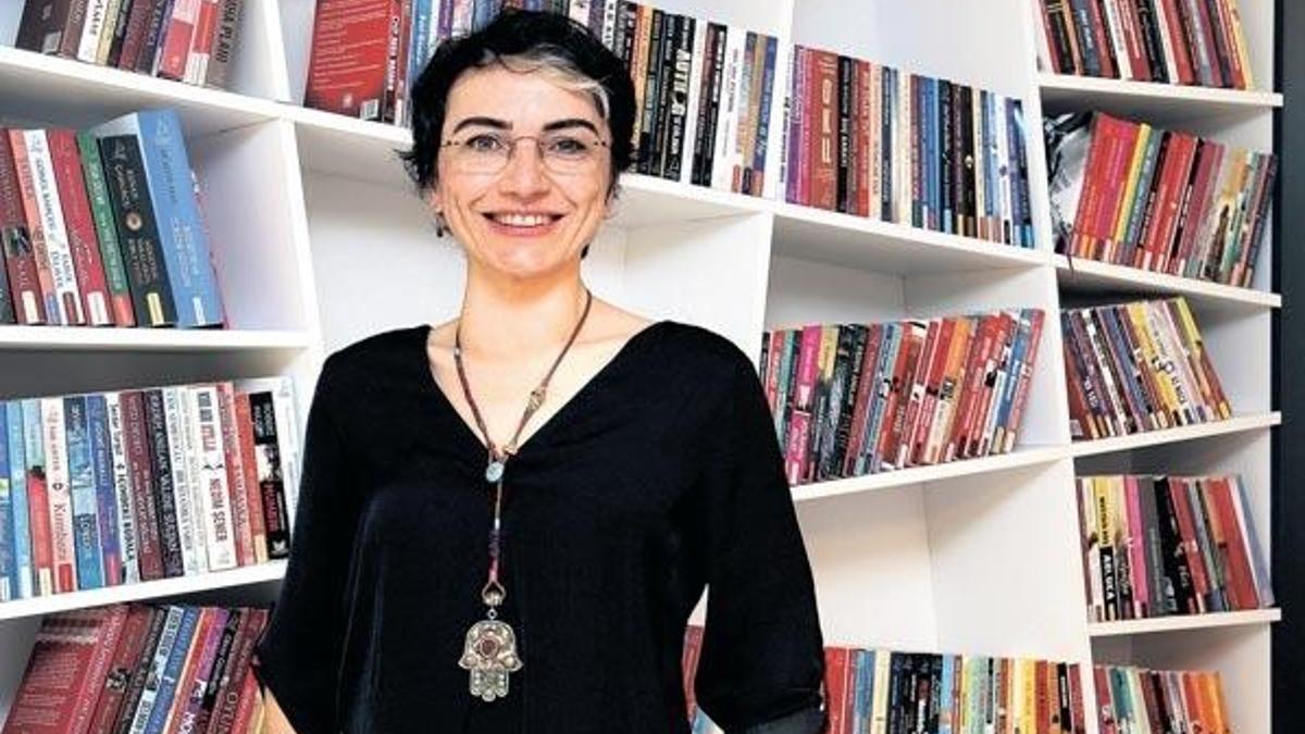 Sadakat ve aşk isteyen kuğ tablosu alsın