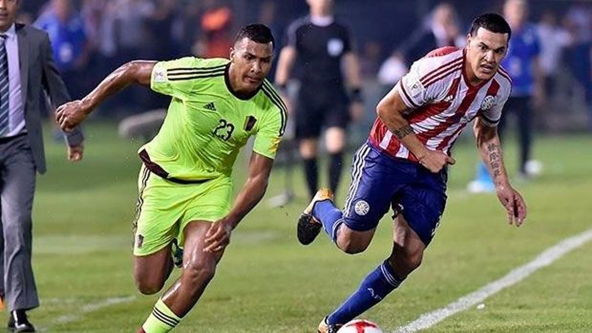 Gustavo Gomez'in rotası Sarı Lacivert!