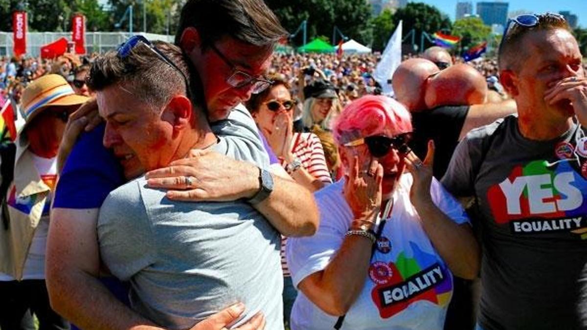 Halkın %61'i eşcinsel evlilikler için 'Evet' dedi