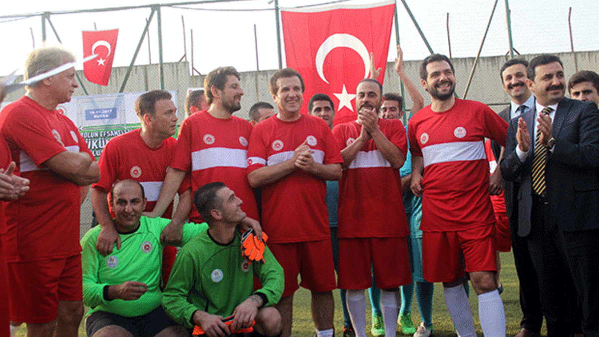 Efsaneler mahkumlarla maç yaptı