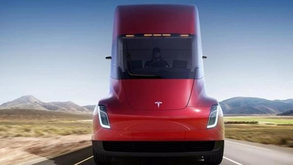 Tesla’nın elektrikli TIR'ı Semi tanıtıldı