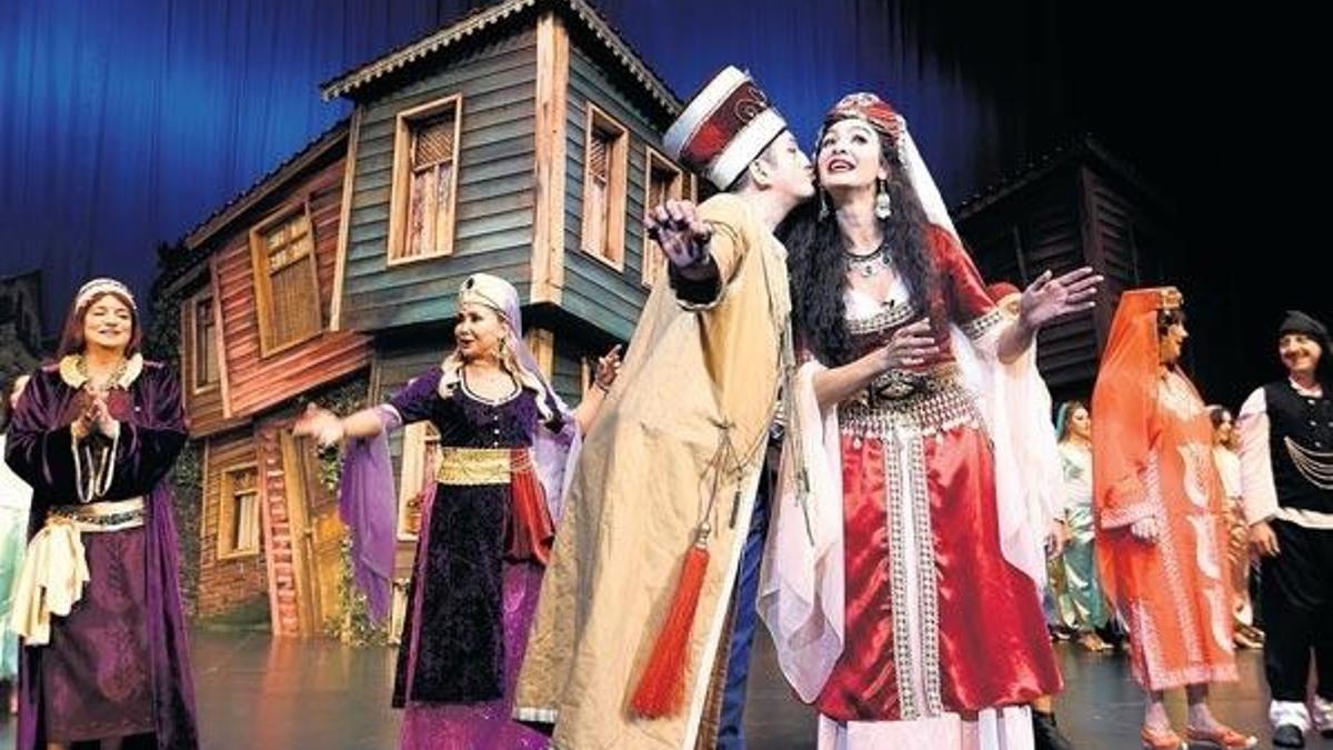 Tiyatro altın çağını yaşıyor