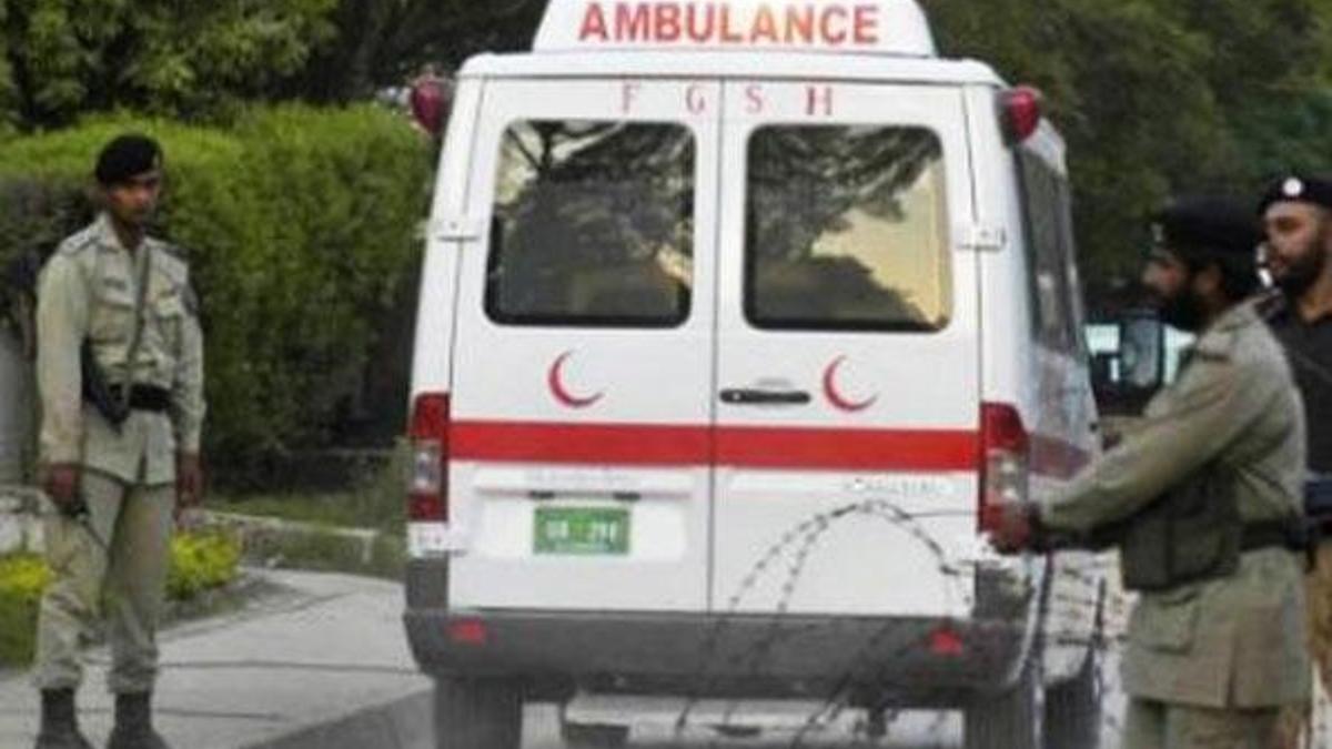 Pakistan'da trafik kazası: 14 ölü, 11 yaralı