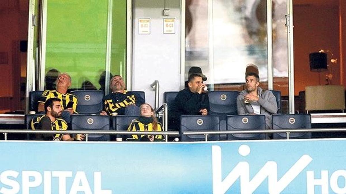 RvP üzüntüden kendini çaya vurdu!