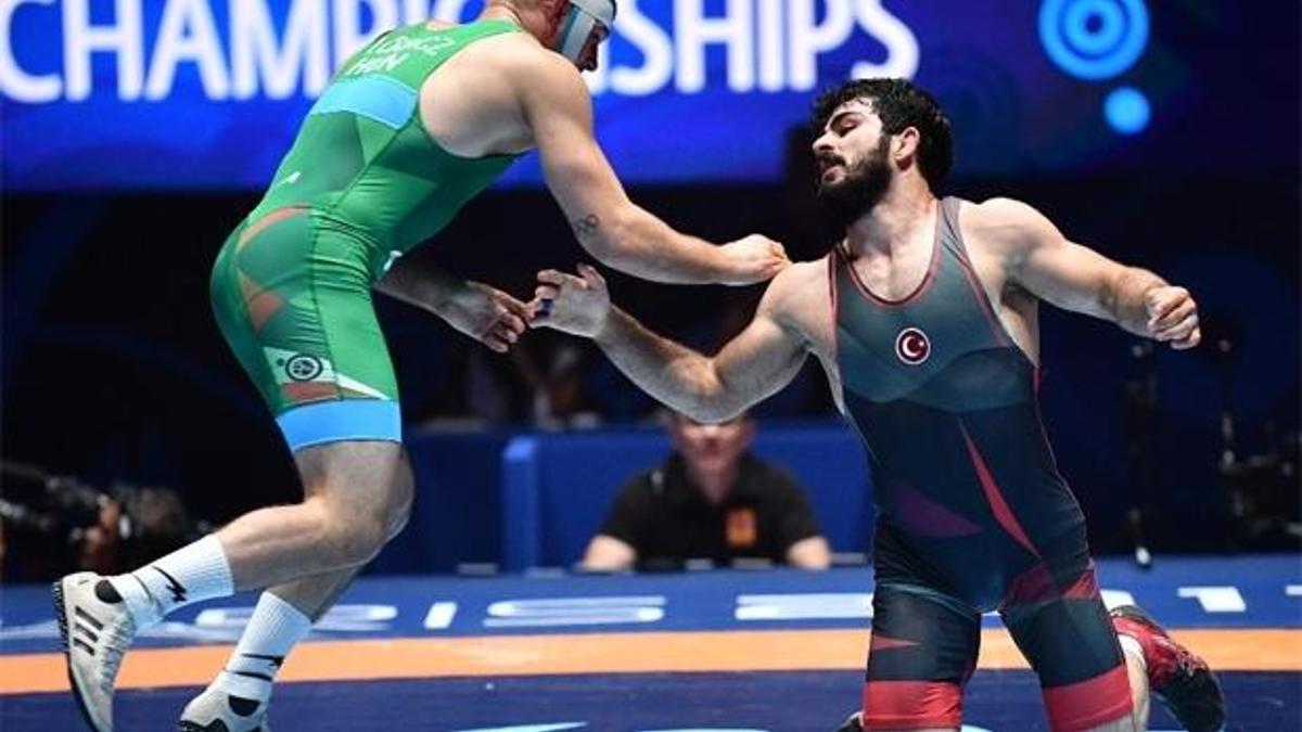 Kayseri Şekersporlu güreşçi dünya şampiyonu oldu