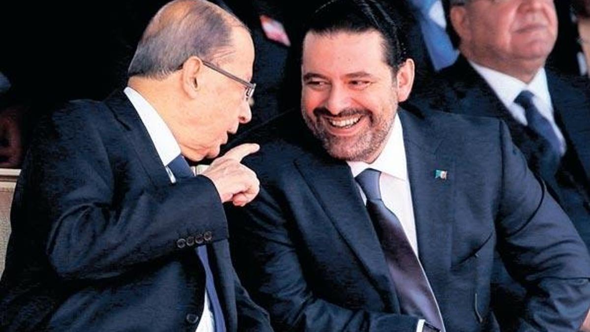 İstifasını askıya aldı