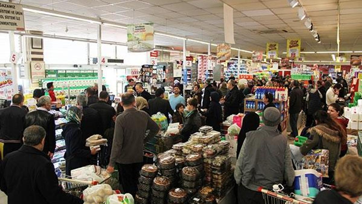 Bursa'da 'kara cuma' çılgınlığı!