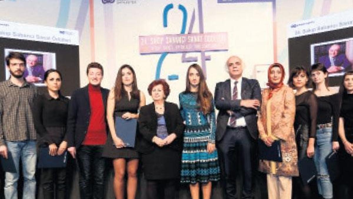 9 sanatçı 240 altın