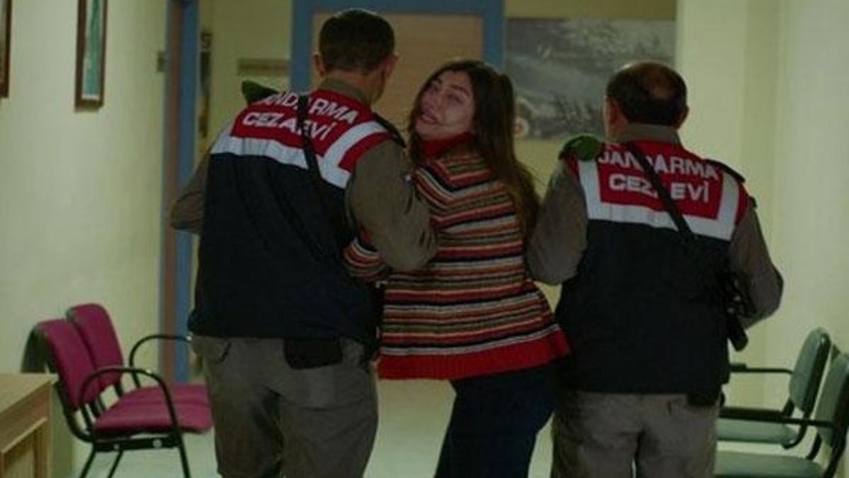 Kırgın Çiçekler 99. yeni bölümde Meral tutuklanıyor!