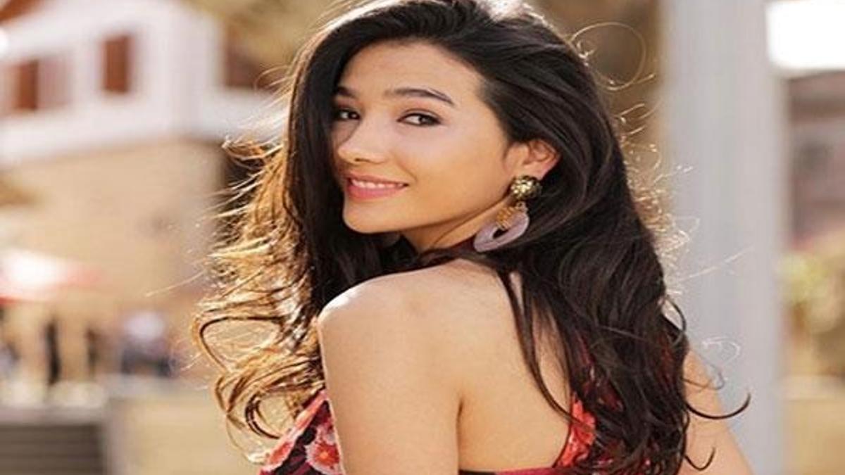 Aybüke Pusat kimdir?