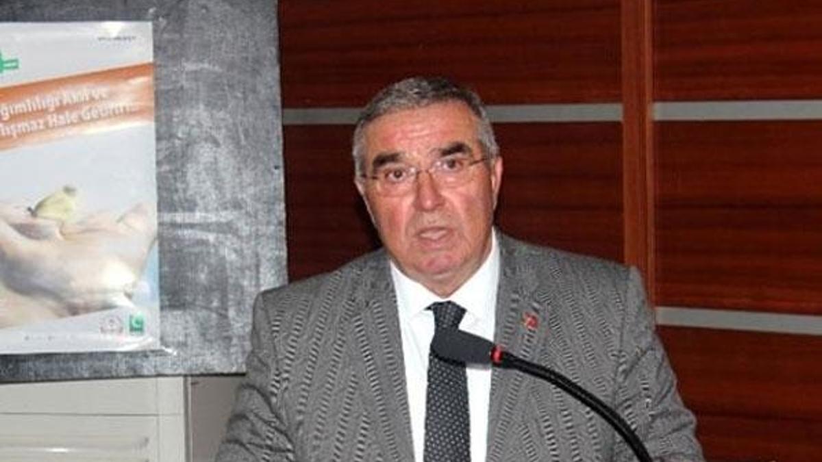 Eski vekile FETÖ'den 6 yıl 3 ay hapis
