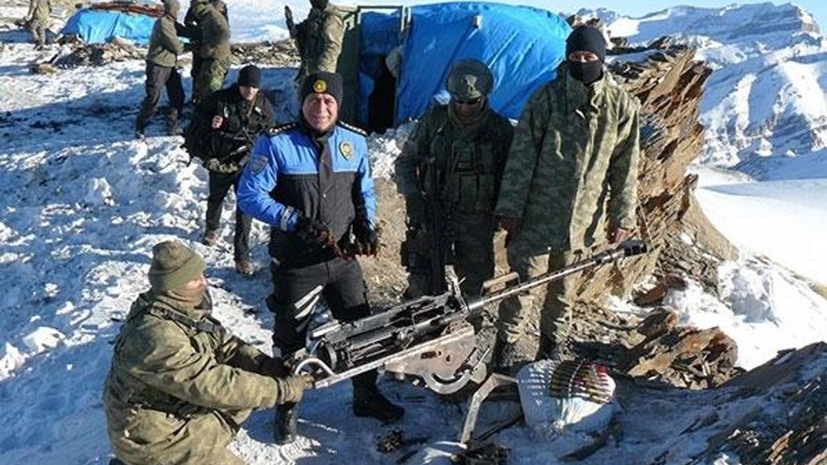 Emniyet Müdürü'nden Buzul Dağı'ndaki Mehmetçik'e ziyaret