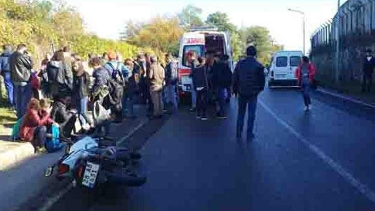 Motosiklet kız öğrencilerin arasına daldı! 8 yaralı