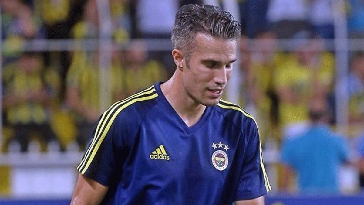 Persie F.Bahçe'yi ikiye böldü...