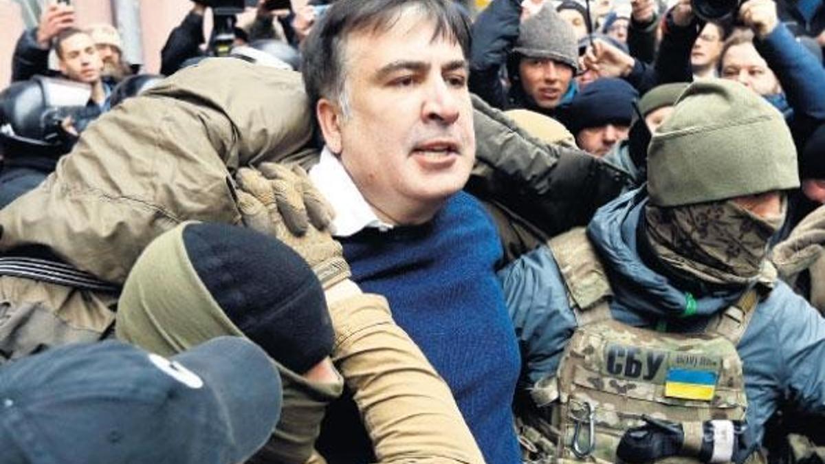 Çatıya çıkmak da kurtarmadı