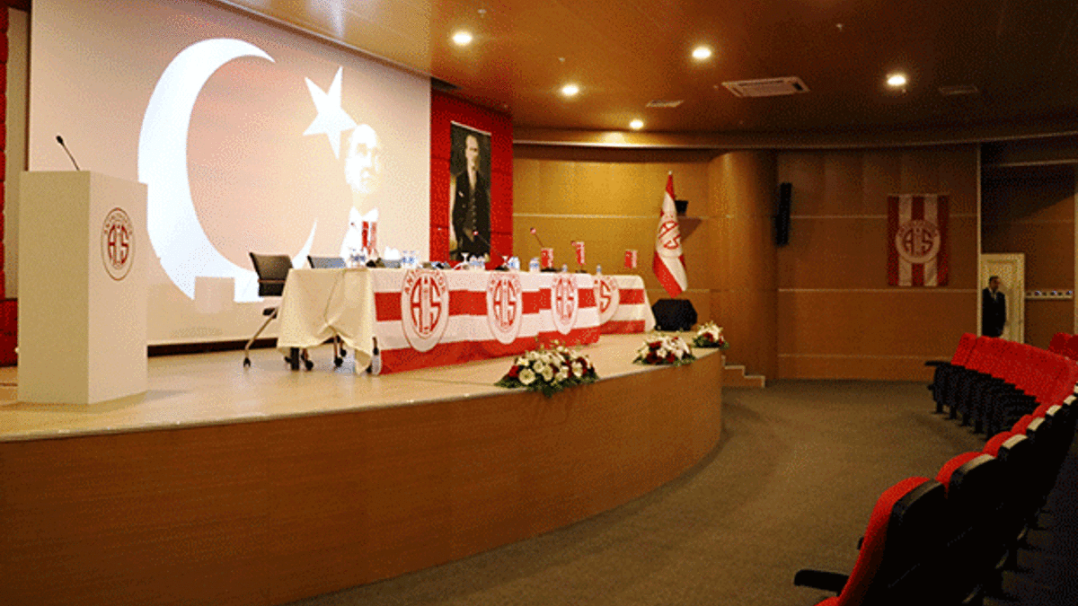 "Bir çocuğun eline oyuncak verdiler"
