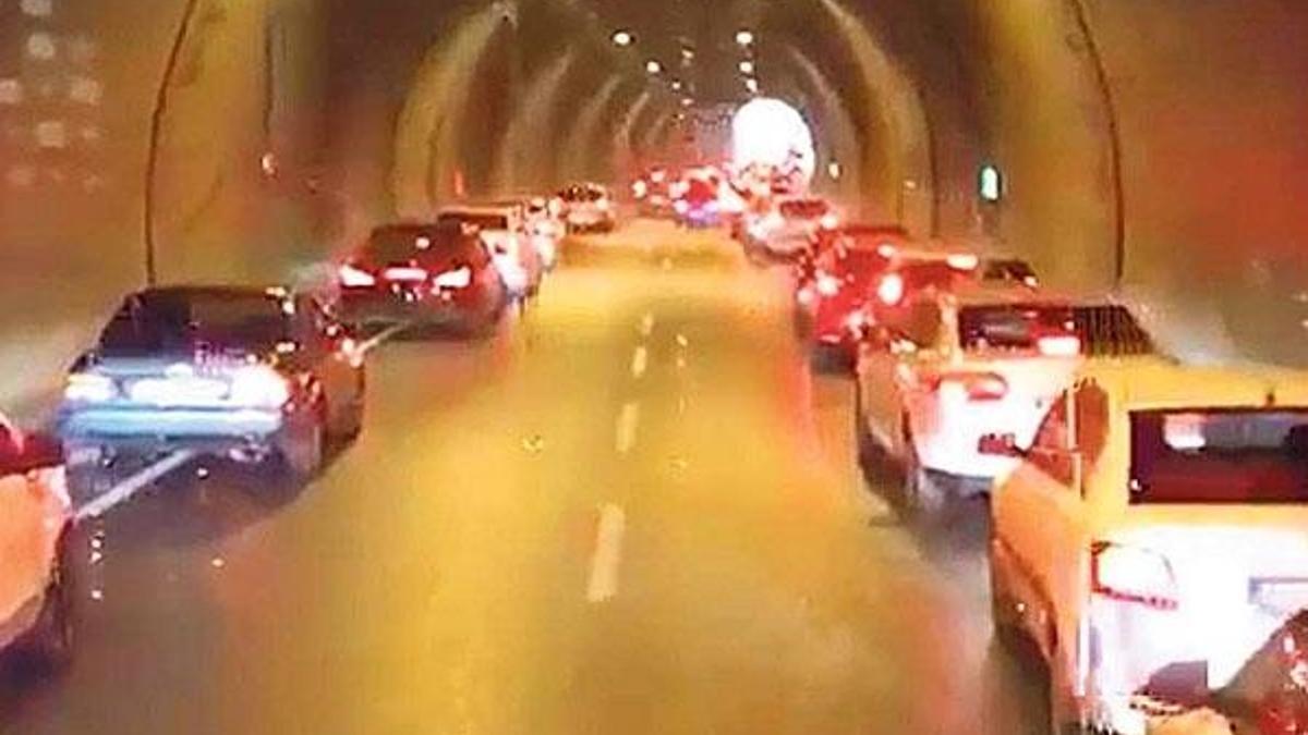 İzmirli sürücülerden ‘fermuar’ dizilişi