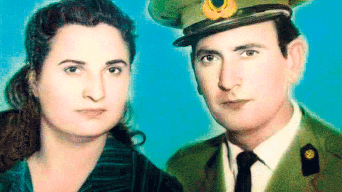 65 yıllık eşi 12 saat dayanabildi son yolculuğa birlikte çıktılar