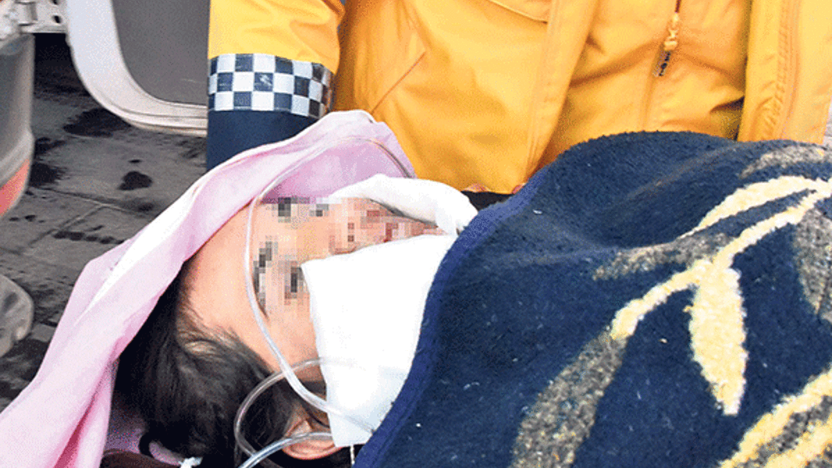 Eşinin yüzüne bıçakla  çarpı atana tutuklama