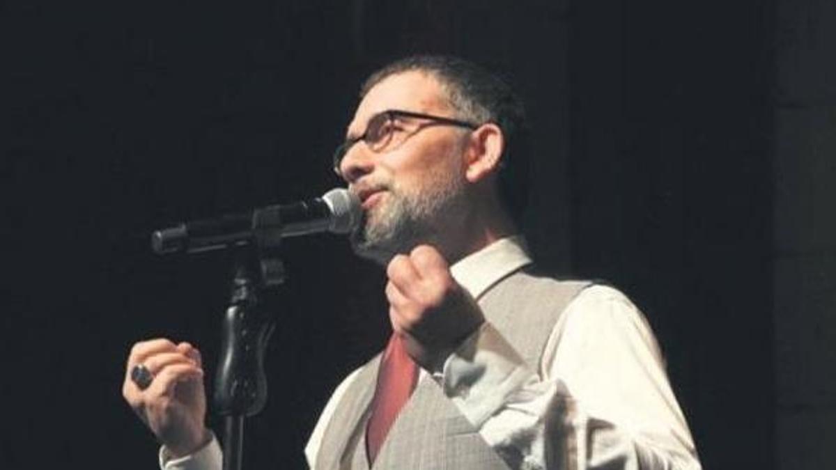 Mevlana'yı şiirle andı!