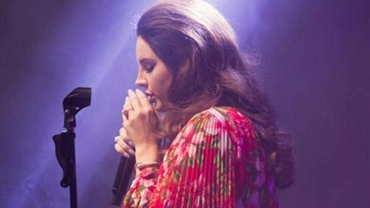 Lana Del Rey'den duygulandıran paylaşım!