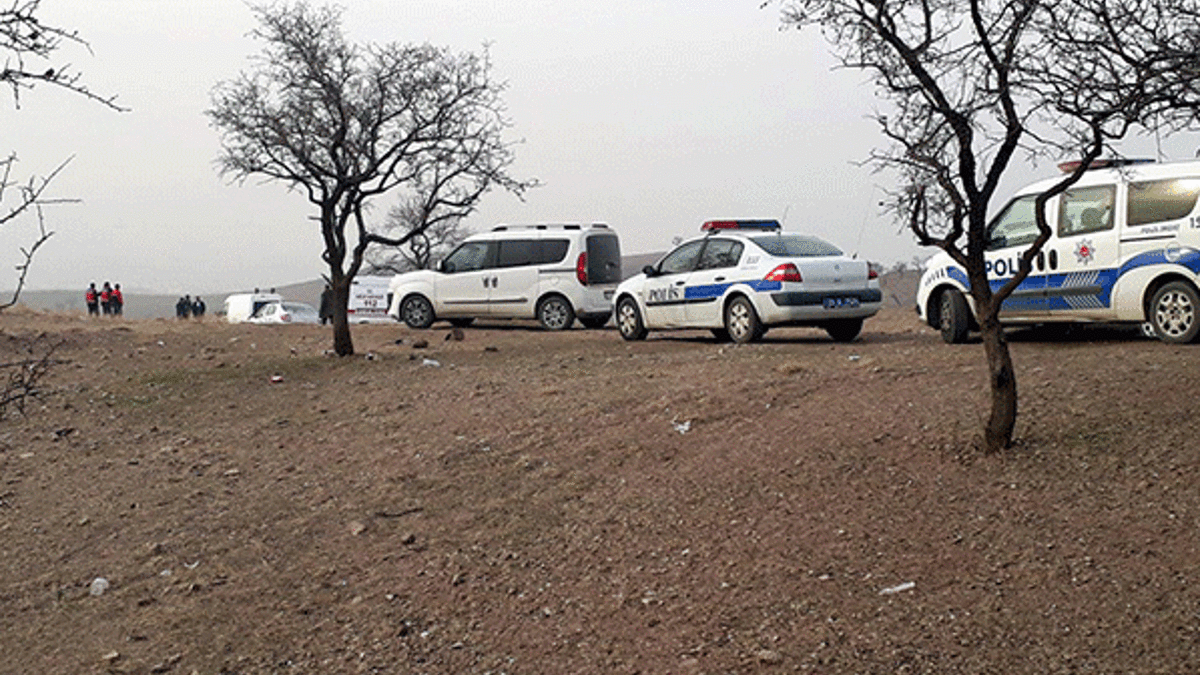 Avukat ağaca asılı bulundu