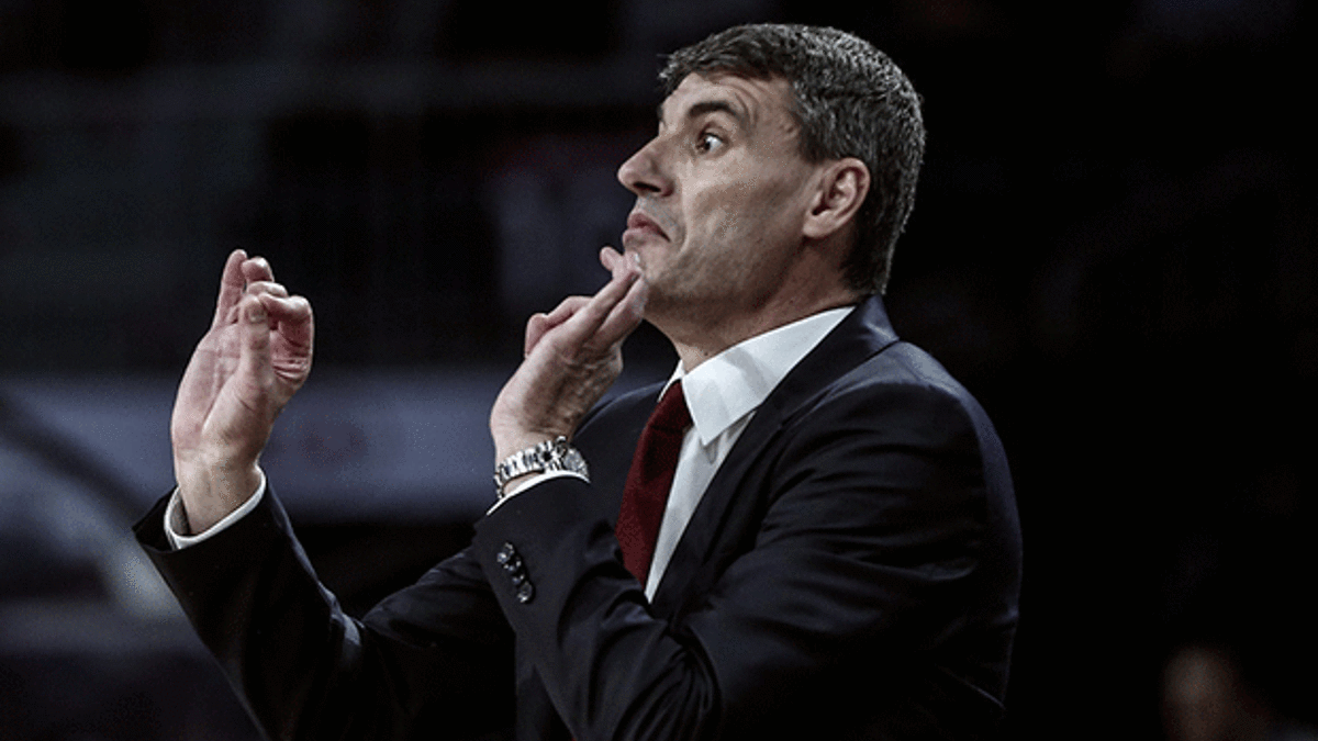 Efes’te Perasovic devri bitti