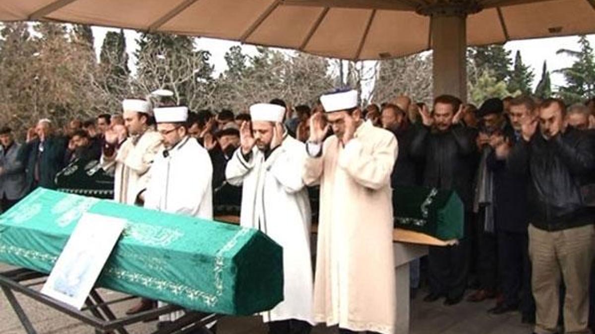 Ünlü söz yazarı son yolculuğuna uğurlandı